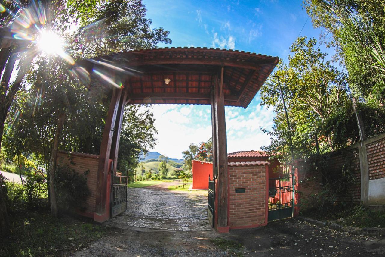 Pousada Pedra Da Mina Паса-Куатру Екстер'єр фото